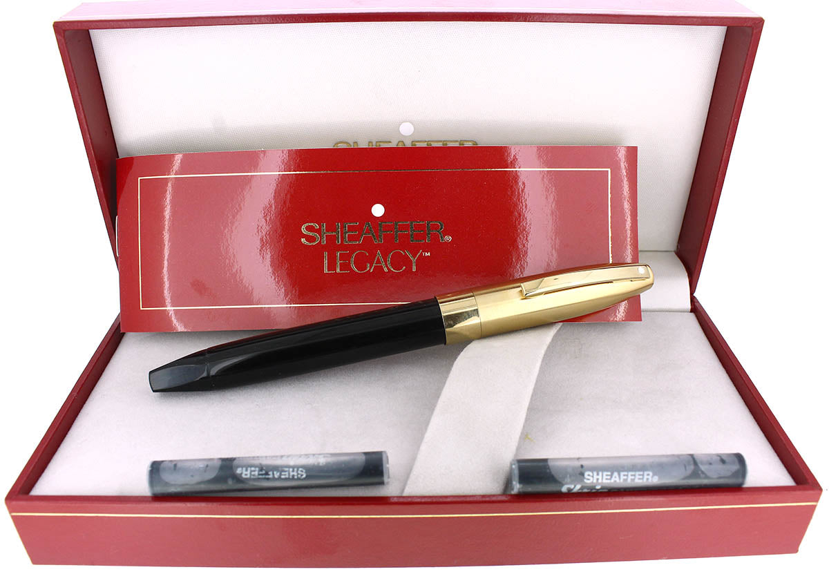 C1995 SHEAFFER LEGACY BRUSHED GOLD CAP BLACK LAQUE 18K MED NIB FOUNTAI