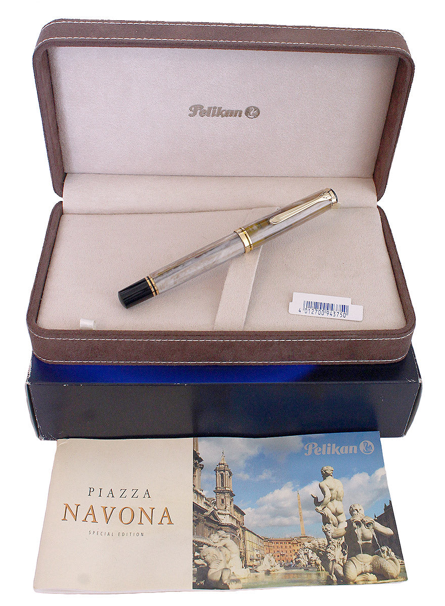 2005PelikanPizzaNavonaFountain