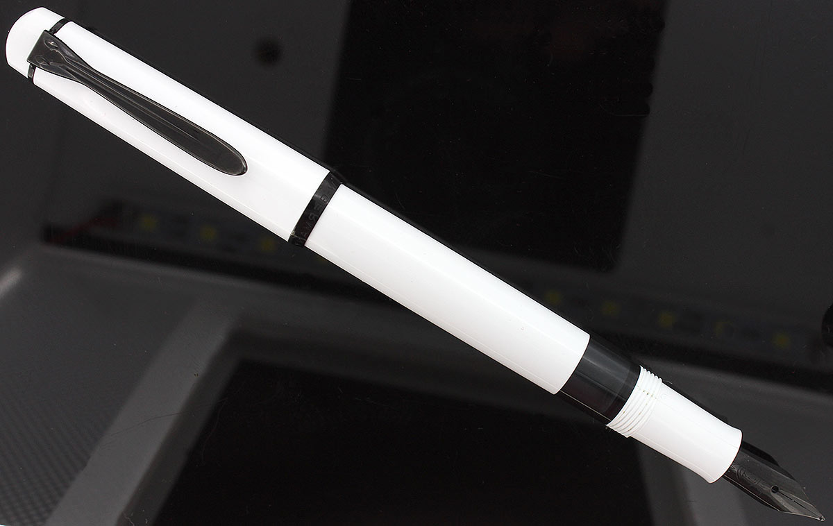 C1987 PELIKAN M100 STORMTROOPER FOUNTAIN PEN W GERMANY M NIB NEW
