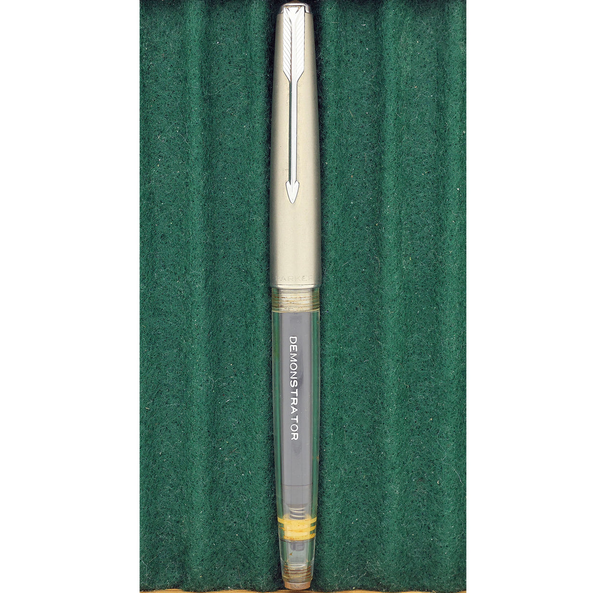 1957 PARKER 61 DEMONSTRATOR FACTORY ORIGINAL FOUNTAIN PEN NEAR MINT