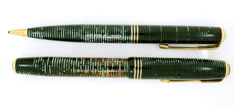 1938 PARKER VACUMATIC EMERALD PEARL DOUBLE JEWEL VACUMATIC FOUNTAIN PEN & PENCIL SET WITH ORIGINAL BOX IN RESTORED CONDITION OFFERED BY ANTIQUE DIGGER