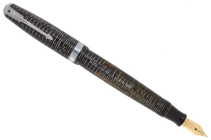 1945 PARKER SILVER PEARL VACUMATIC FOUNTAIN PEN IN MAJOR SIZE NEAR MINT CONDITION OFFERED BY ANTIQUE DIGGER