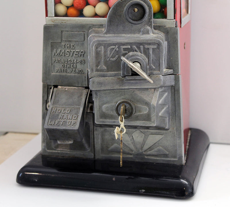 VINTAGE NORRIS MASTER PENNY GUMBALL MACHINE WORKING WITH KEYS IN EXCELLENT ORIGINAL CONDITION OFFERED BY ANTIQUE DIGGER