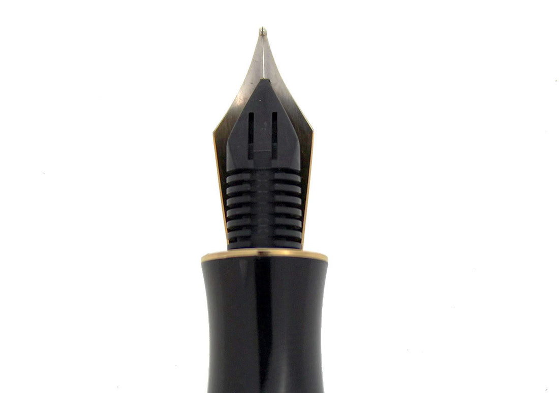 SHEAFFER BALANCE II AMBER GLOW FOUNTAIN PEN NOS MINT IN BOX NEVER